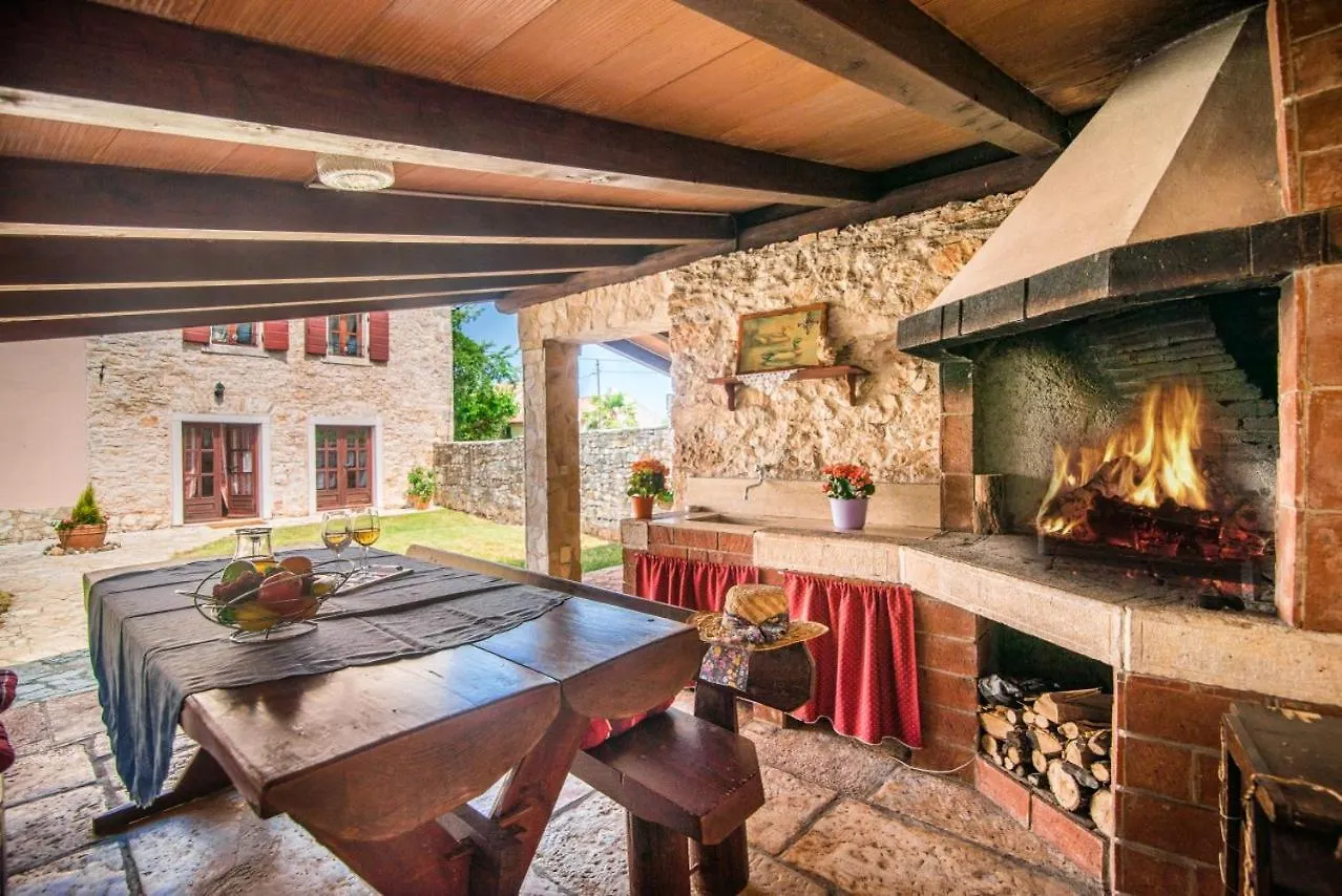 Villa Dina Sa Bazenom Marcana