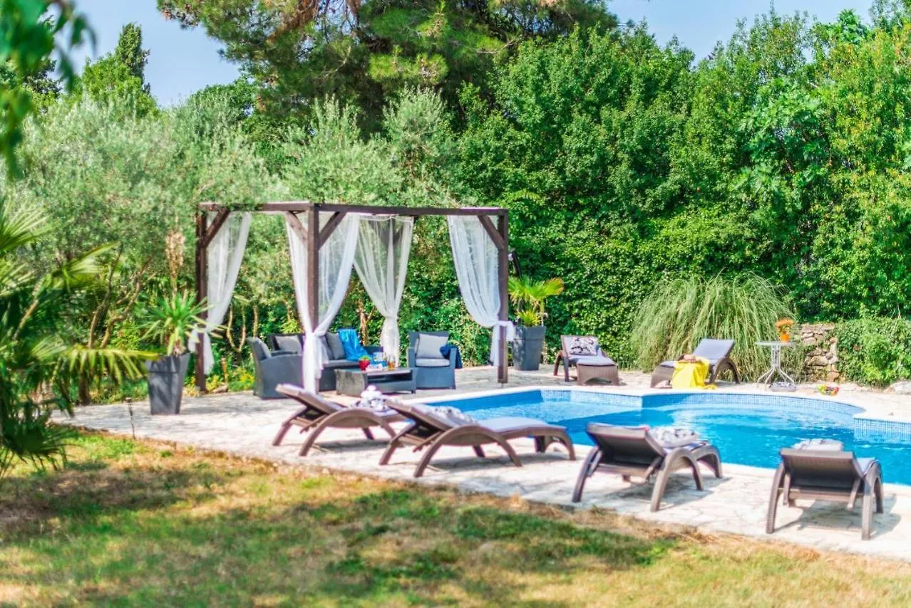Villa Dina Sa Bazenom Marčana 0*,